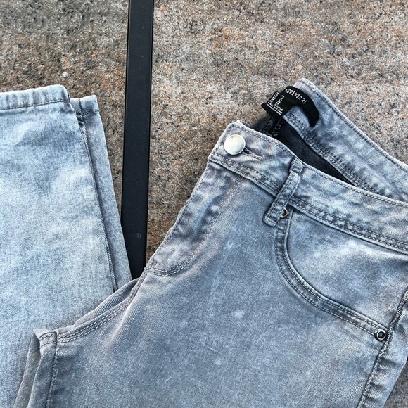 f21 gray acid wash skinny jeans - Picture 3 of 4